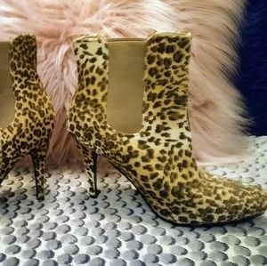 Leopard booties Olivia Miller Sz10